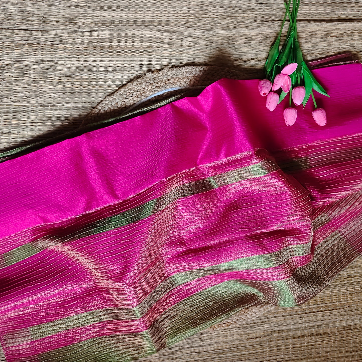 Crushed Green Tissue Saree | Pink Border - Golden Nivah